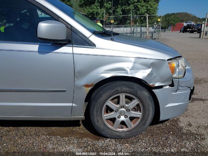 2010 Chrysler Town & Country Touring VIN: 2A4RR5D16AR206504 Lot: 40512683