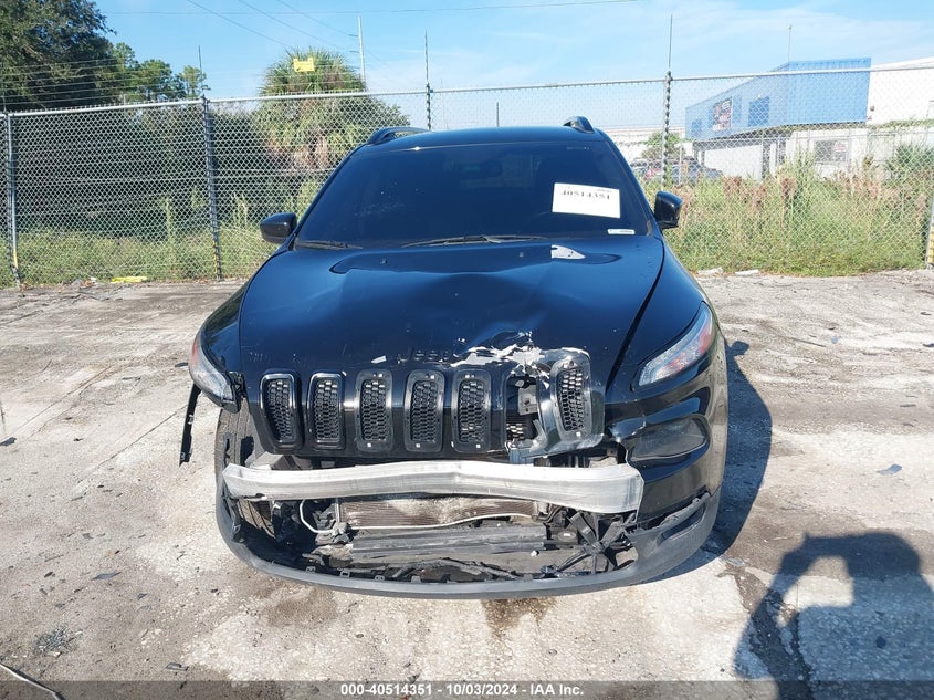 1C4PJLCB4JD587422 2018 Jeep Cherokee Latitude