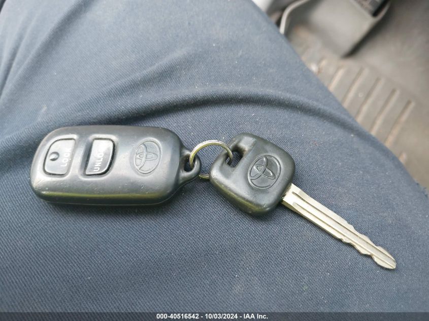 2004 Toyota Corolla Le VIN: JTDBR38EX42028365 Lot: 40516542