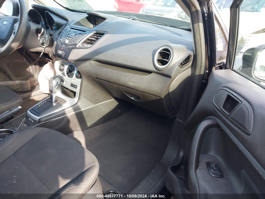 VIN 3FADP4EJ8KM145847 2019 FORD FIESTA SE