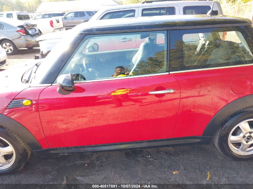 2009 Mini Cooper VIN: WMWMF33549TW77408 Lot: 40517891