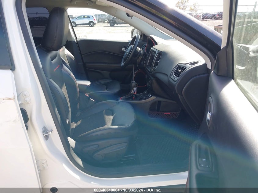 VIN 3C4NJDDB7JT410675 2018 JEEP COMPASS TRAILHAWK 4X4