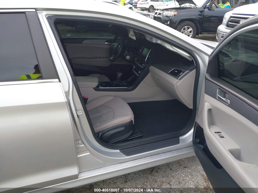 VIN 5NPE24AF9JH658608 2018 HYUNDAI SONATA SE