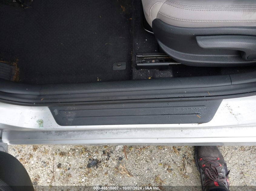 VIN 5NPE24AF9JH658608 2018 HYUNDAI SONATA SE