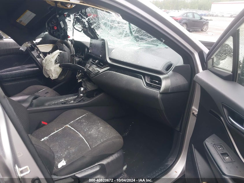 VIN JTNKHMBX1K1035657 2019 TOYOTA C-HR LE