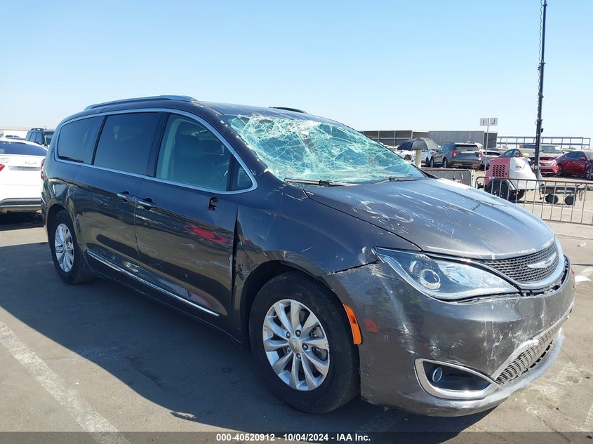2019 CHRYSLER PACIFICA VIN: 2C4RC1BG4KR700739