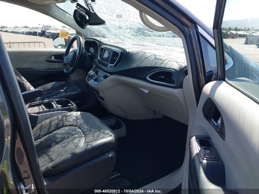 2019 CHRYSLER PACIFICA VIN: 2C4RC1BG4KR700739