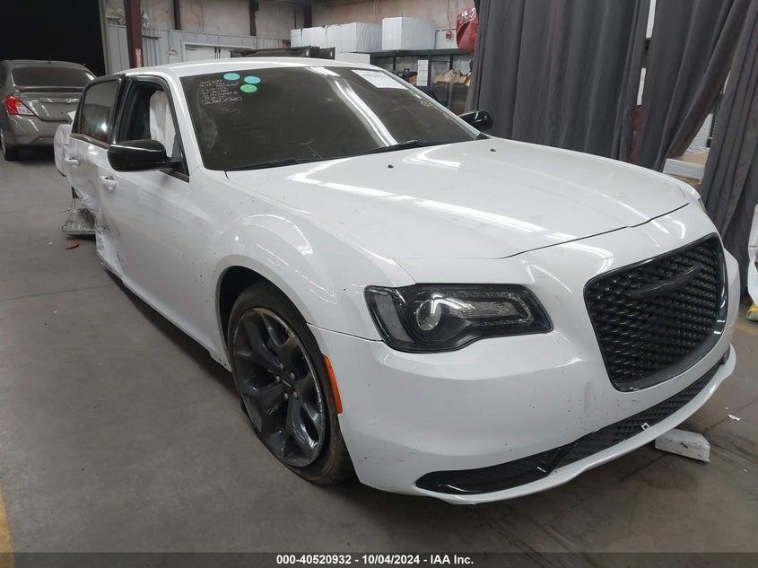 Vin: 2c3ccaagxph648722, lot: 41009676, chrysler 300 touring 2023 img_1
