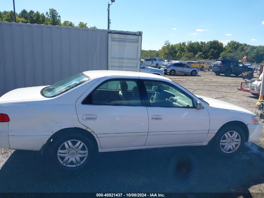 2000 Toyota Camry Le V6 VIN: 4T1BF22K0YU938582 Lot: 40521437