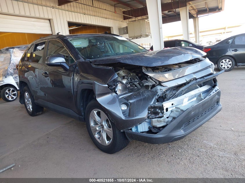 2021 TOYOTA RAV4  (VIN: 2T3P1RFV3MW221757)