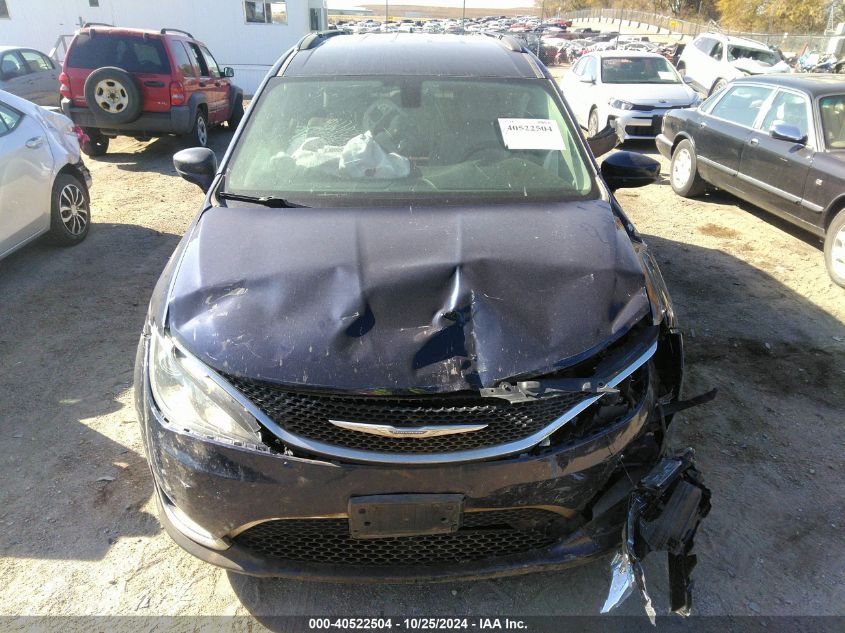 2017 Chrysler Pacifica Touring-L VIN: 2C4RC1BG3HR512576 Lot: 40522504