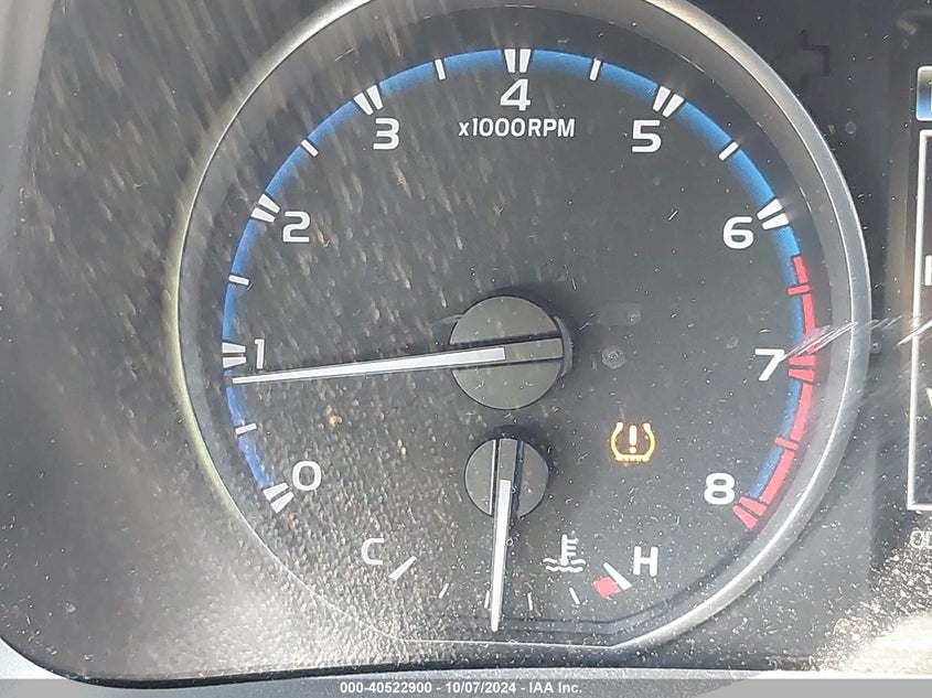 VIN JTMRFREV9JJ736042 2018 TOYOTA RAV4 XLE