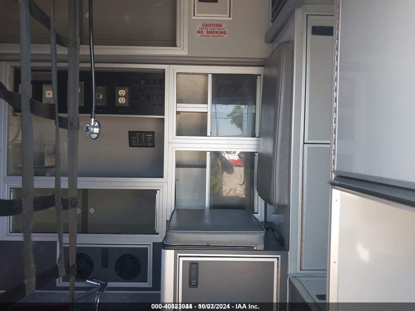 2002 Ford E-350 Super Duty Commercial/Recreational VIN: 1FDSS34F92HA66162 Lot: 40523044