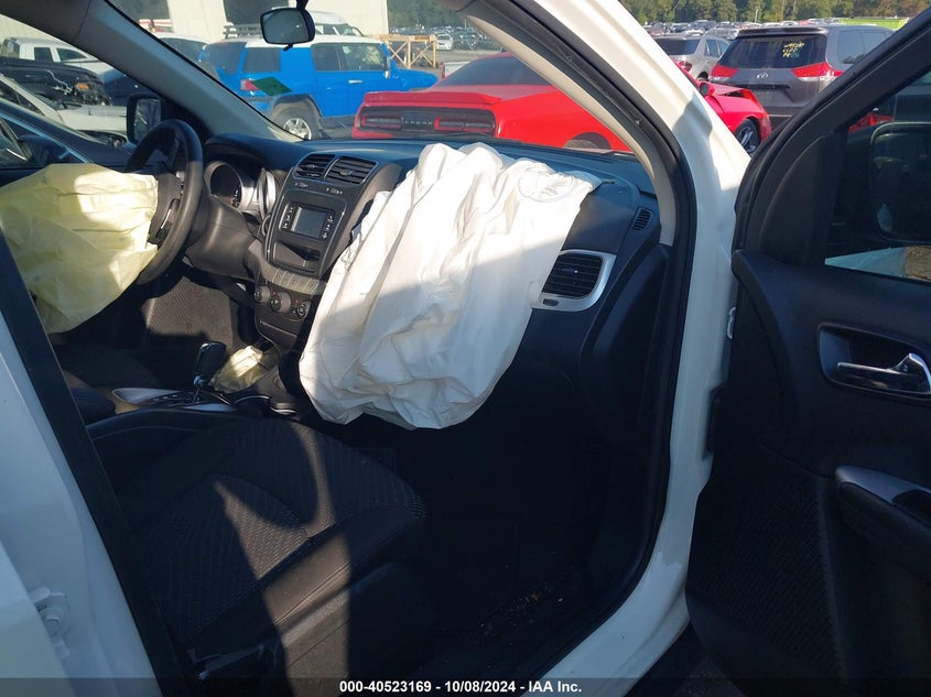 VIN 3C4PDCAB7JT236721 2018 DODGE JOURNEY SE
