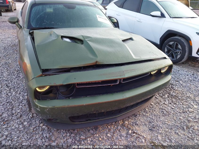 2C3CDZAG2JH318365 2018 Dodge Challenger Sxt Plus