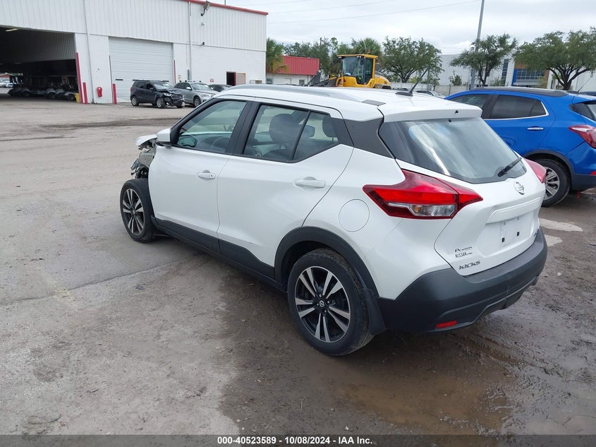 VIN 3N1CP5CU9JL520693 2018 NISSAN KICKS SV