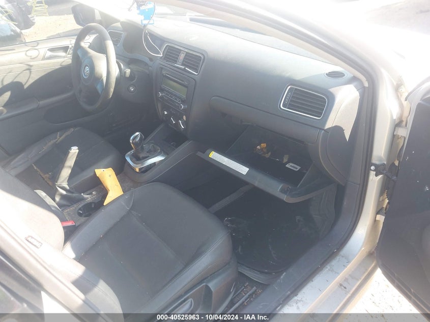 2011 VOLKSWAGEN JETTA VIN: 3VWDZ7AJ7BM323787