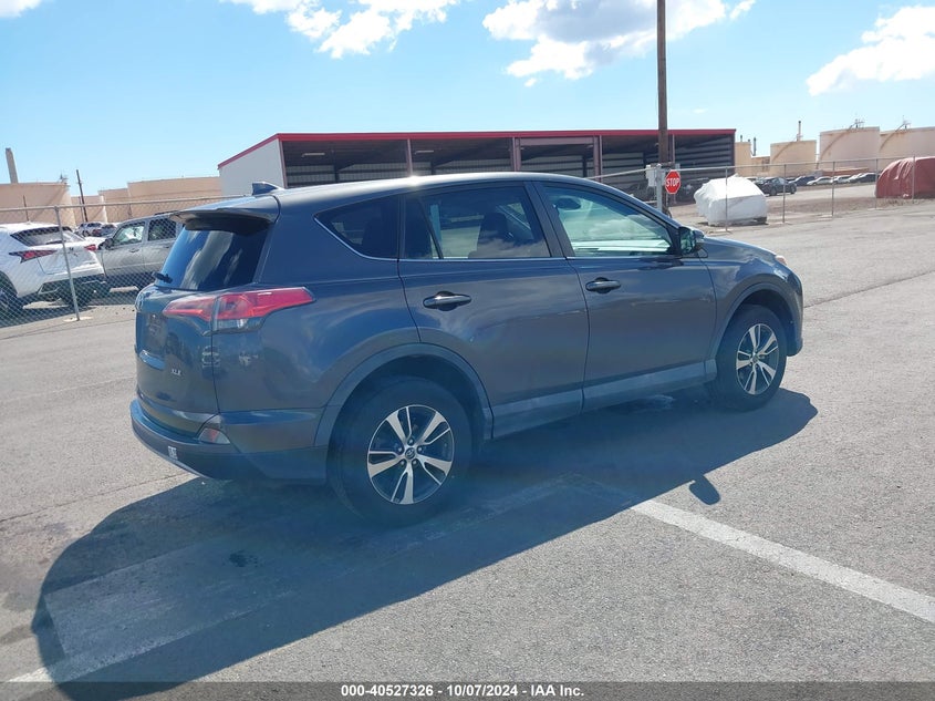 VIN 2T3WFREV8JW411628 2018 TOYOTA RAV4 XLE