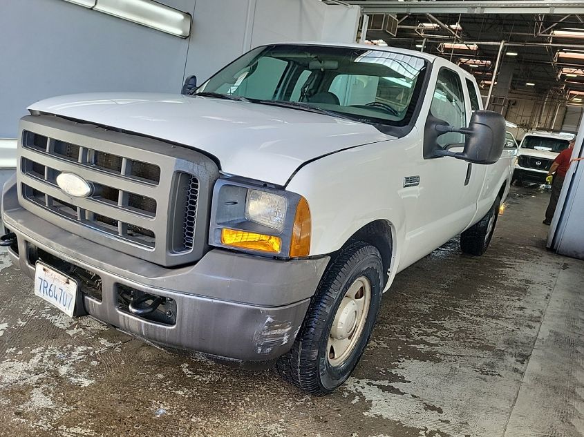 2005 Ford Super Duty F-250 Lariat/Xl/Xlt VIN: 1FTSX20545EB22186 Lot: 40527896