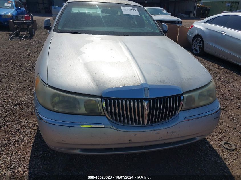 1998 Lincoln Town Car Executive VIN: 1LNFM81W3WY617074 Lot: 40528028