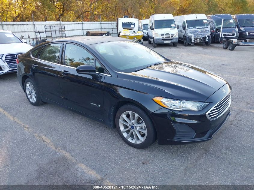 VIN 3FA6P0LU4KR262147 2019 Ford Fusion, Hybrid SE no.1