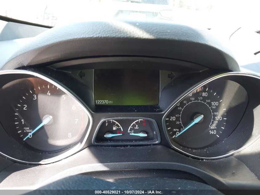 1FMCU0GD5JUC12943 2018 Ford Escape Se