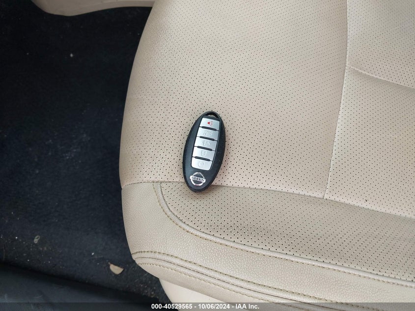 2017 NISSAN ROGUE SL - 5N1AT2MT9HC884392