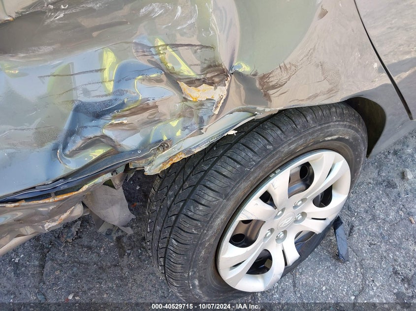 KMHDU4AD0AU879049 2010 Hyundai Elantra Gls