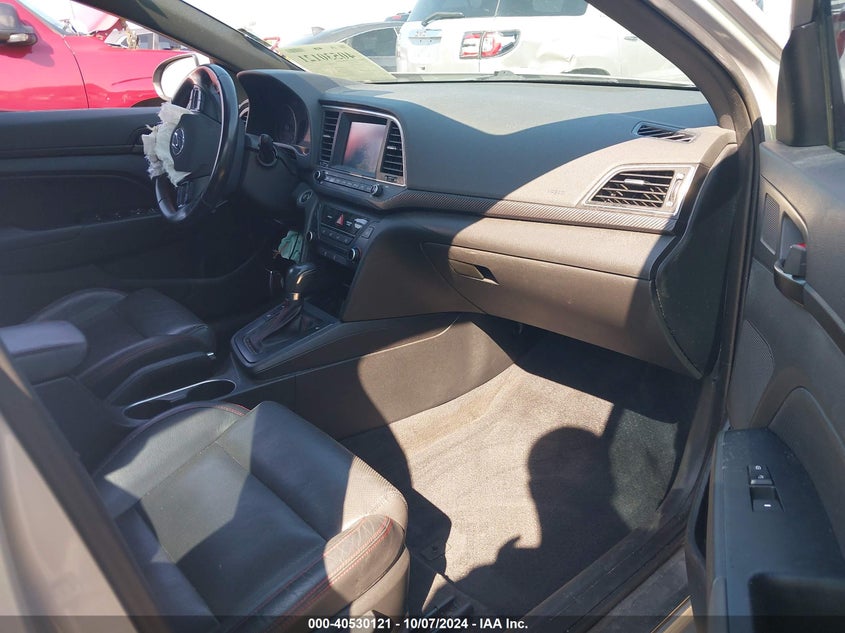 2018 HYUNDAI ELANTRA SPORT - KMHD04LB4JU515692