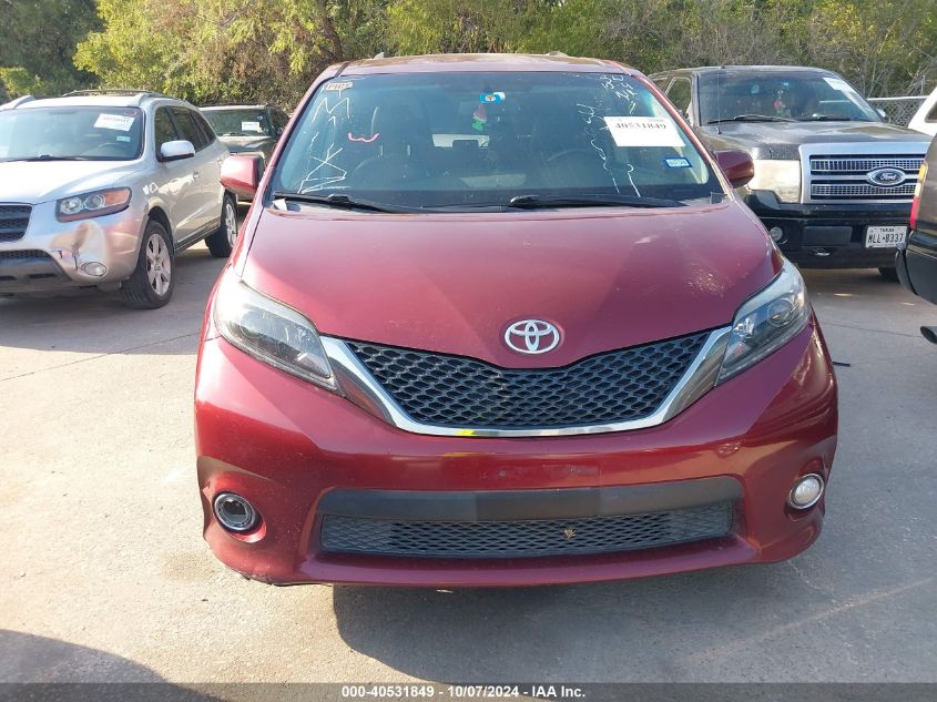 5TDXZ3DC2HS852854 2017 Toyota Sienna Se 8 Passenger