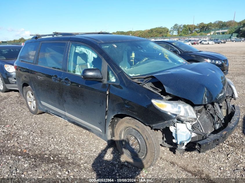 5TDKZ3DC7JS935003 2018 TOYOTA SIENNA - Image 1