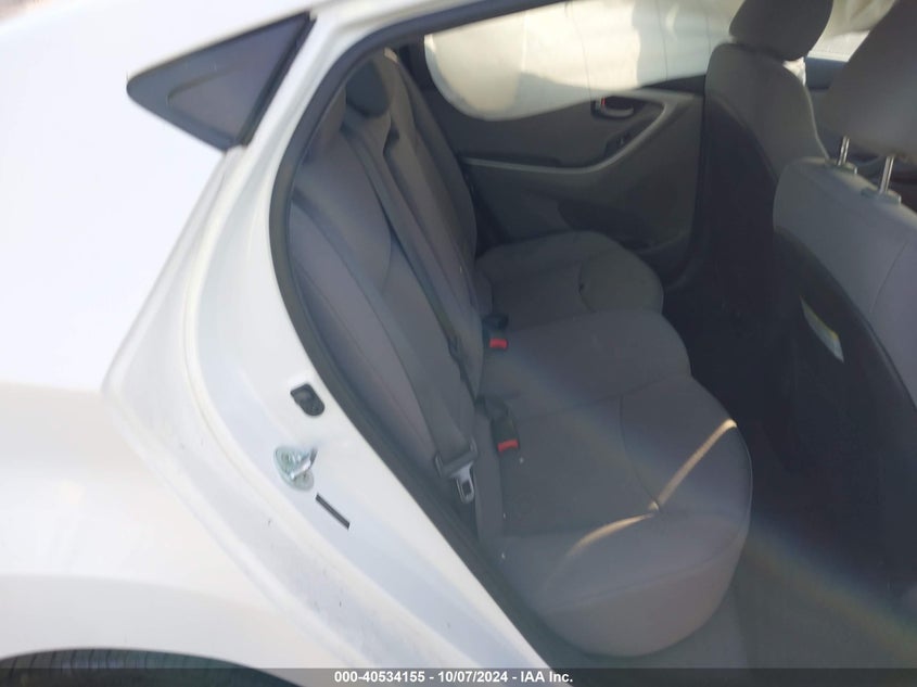 5NPDH4AE1GH658547 2016 Hyundai Elantra Se