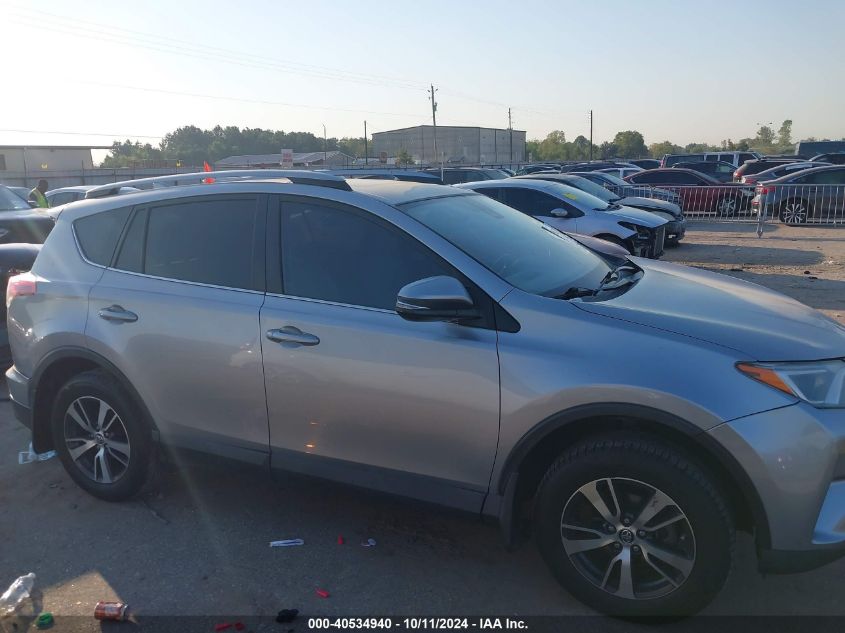 2T3WFREV3HW366852 2017 Toyota Rav4 Xle