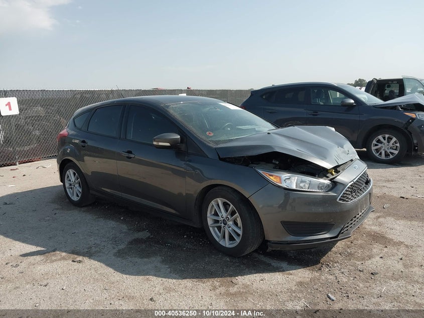 FORD FOCUS SE 2017