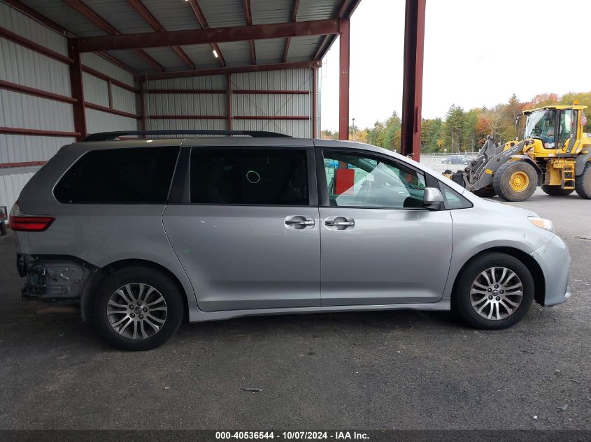 5TDYZ3DC8JS938647 2018 Toyota Sienna Xle 8 Passenger