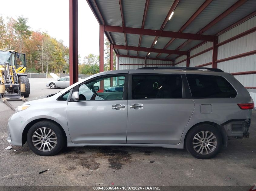 5TDYZ3DC8JS938647 2018 Toyota Sienna Xle 8 Passenger