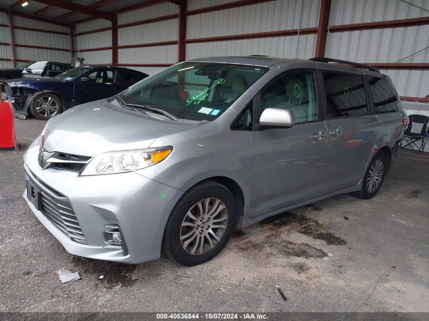 5TDYZ3DC8JS938647 2018 TOYOTA SIENNA - Image 2