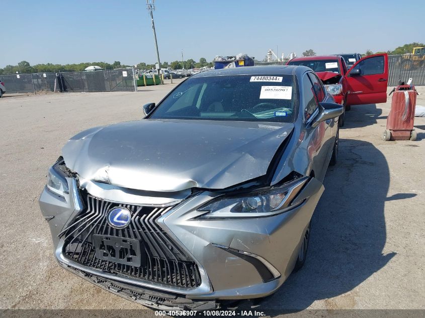 VIN 58AB21B14KU003059 2019 Lexus ES, 300H no.2