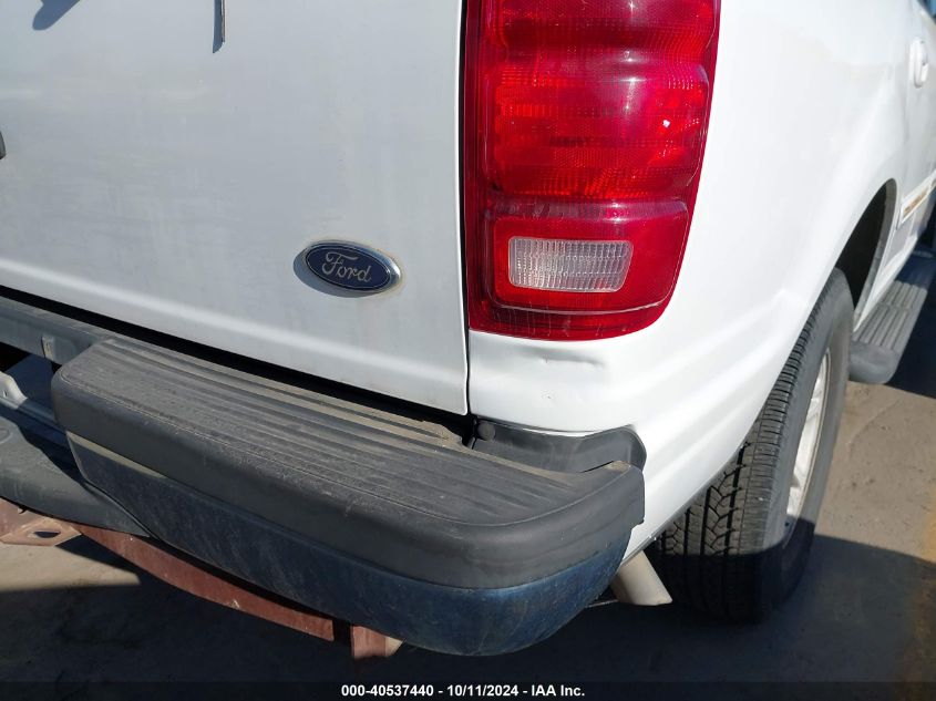 2000 Ford Expedition Xlt VIN: 1FMRU1667YLC33702 Lot: 40537440