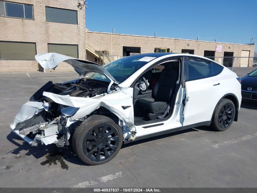 7SAYGDEE8PF706237 2023 TESLA MODEL Y - Image 2