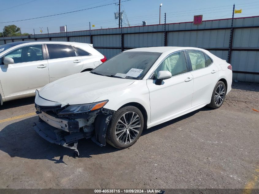 JTNB11HK1J3031366 2018 TOYOTA CAMRY - Image 2