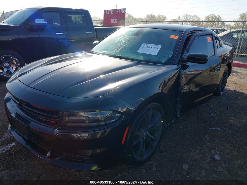 VIN 2C3CDXBG8HH557187 2017 DODGE CHARGER SE RWD