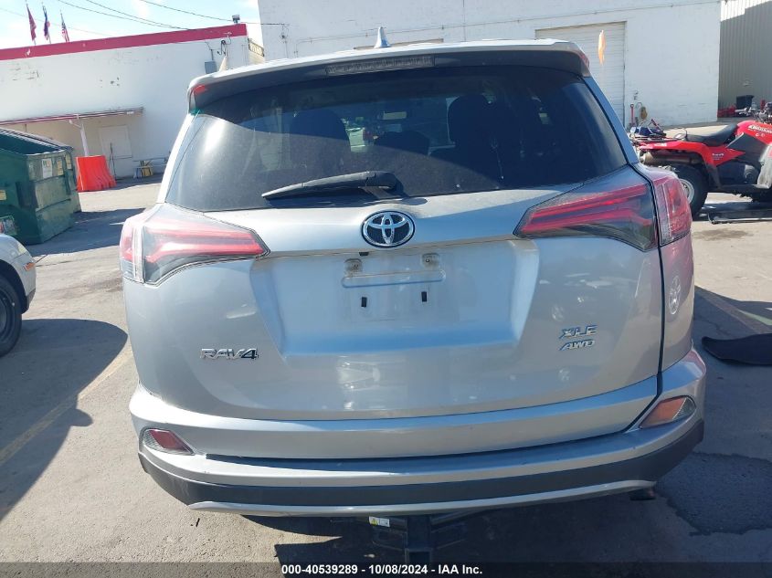 2T3RFREV8JW807989 2018 Toyota Rav4 Xle