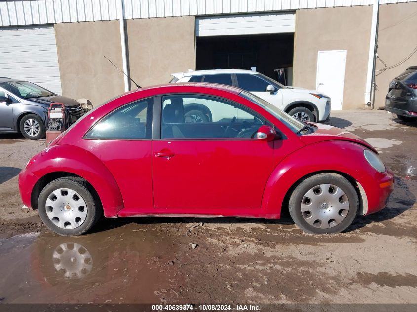 2010 Volkswagen New Beetle 2.5L VIN: 3VWPG3AG2AM015571 Lot: 40539374