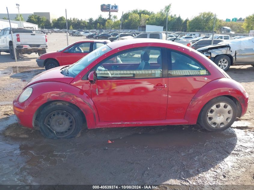 2010 Volkswagen New Beetle 2.5L VIN: 3VWPG3AG2AM015571 Lot: 40539374