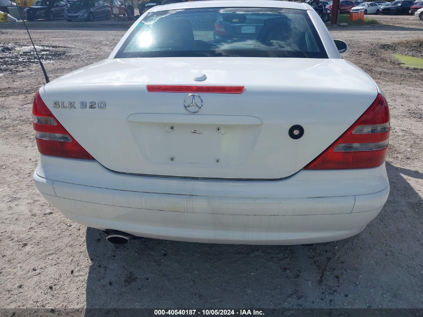 WDBKK65F81F190811 2001 Mercedes-Benz Slk 320