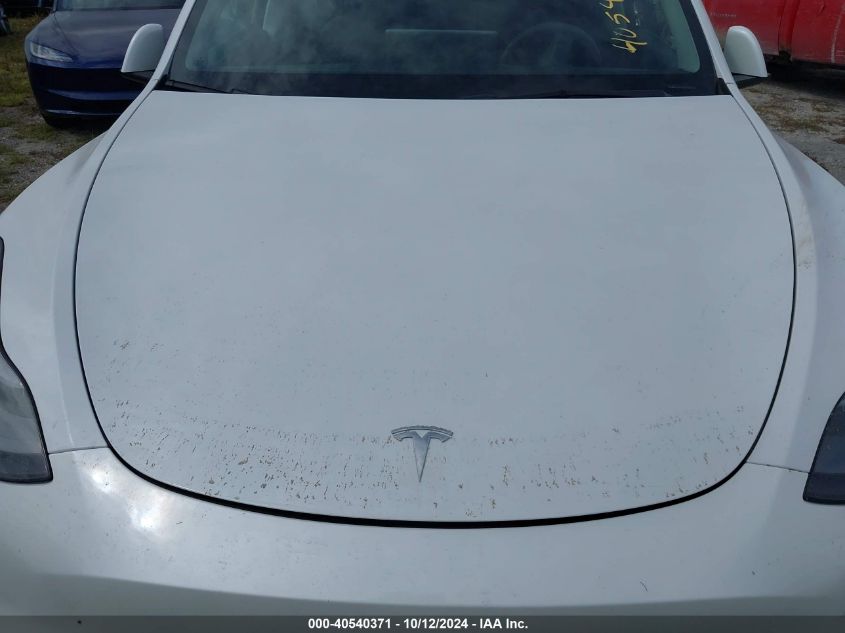 VIN 7SAYGDEF2NF327711 2022 TESLA MODEL Y no.10