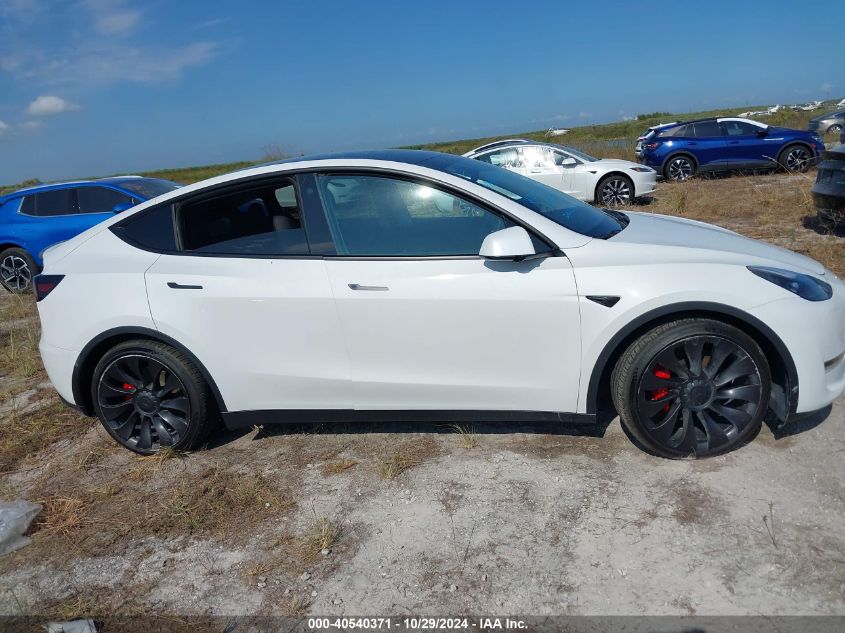 VIN 7SAYGDEF2NF327711 2022 TESLA MODEL Y no.12