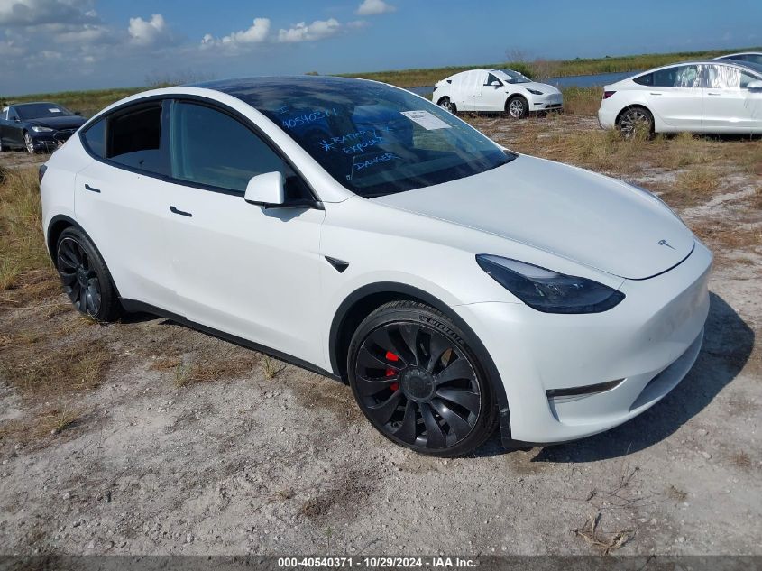 VIN 7SAYGDEF2NF327711 2022 TESLA MODEL Y no.1