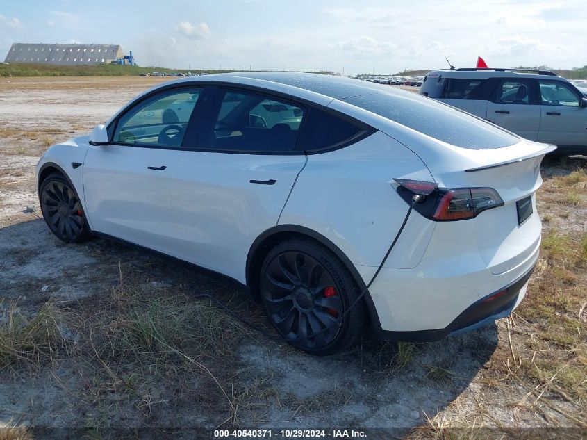 VIN 7SAYGDEF2NF327711 2022 TESLA MODEL Y no.3